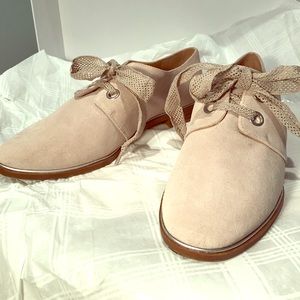 Franco Sarto size 8.5 Light Grey suede oxfords